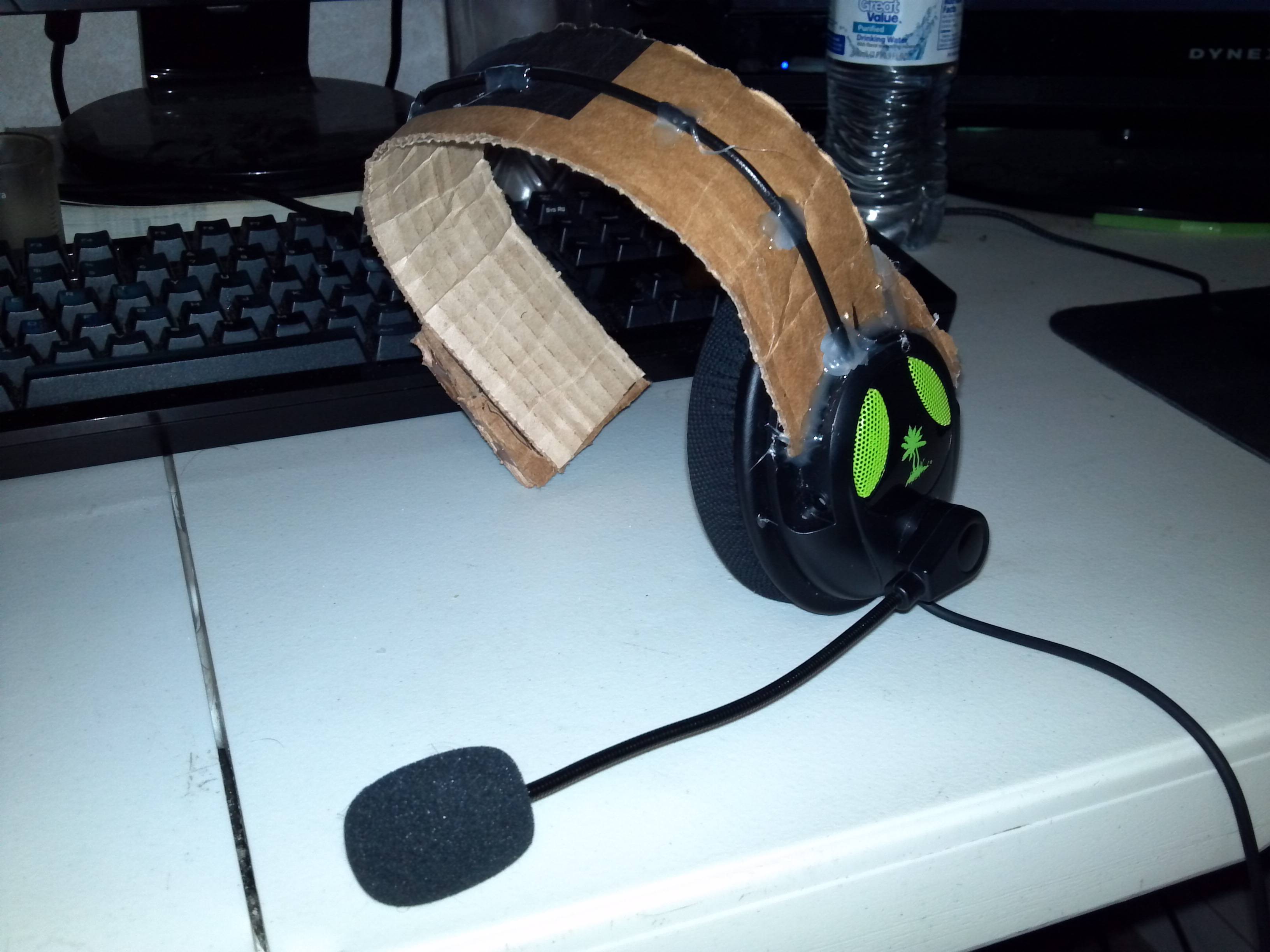 Ivre, il achète un casque d'occasion