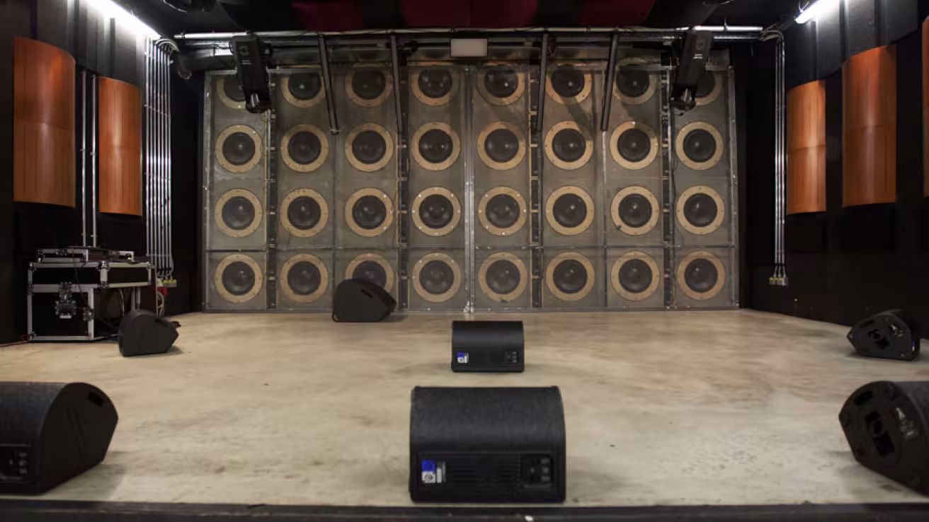 
<span>Doucement les basses</span>
